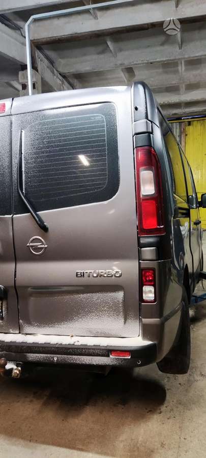 Opel Vivaro, passenger vans
