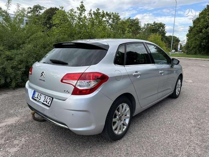 Citroen C4, 1.6 l., hatchback