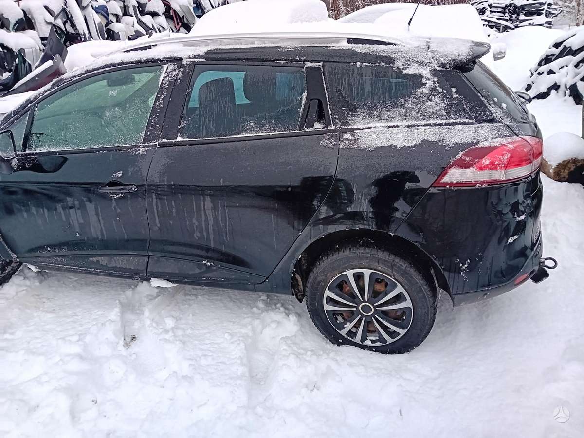 Renault Clio dalimis