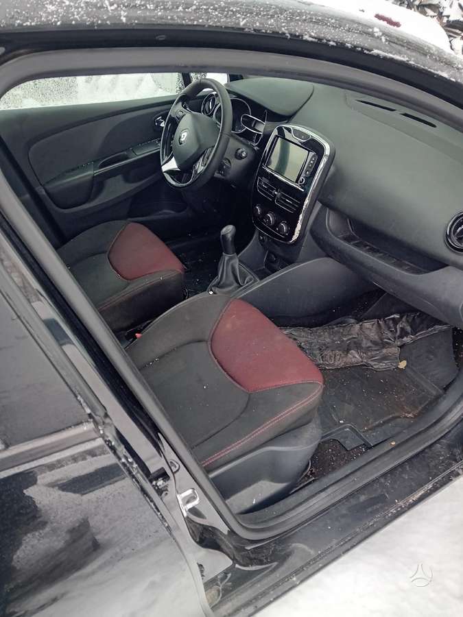 Renault Clio for parts