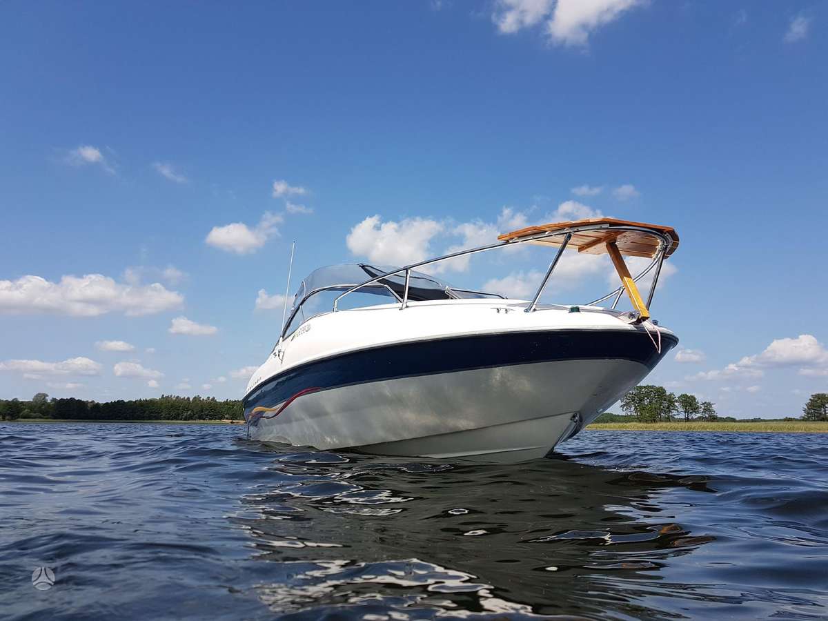 BAYLINER CAPRI 212, yachts / cruisers