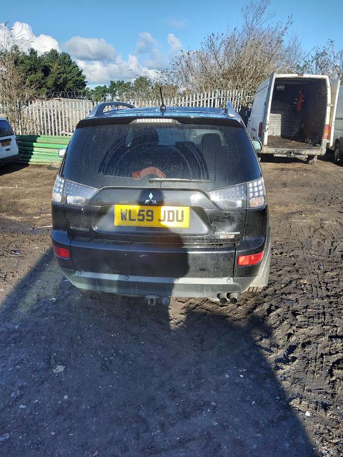 Mitsubishi Outlander rezerves daļās