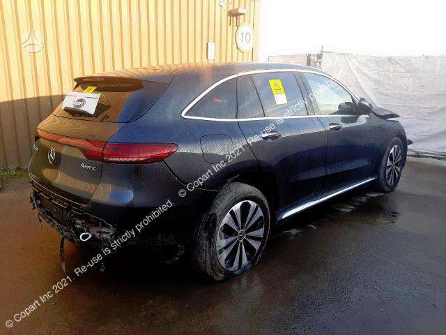 Mercedes-Benz EQC по частям