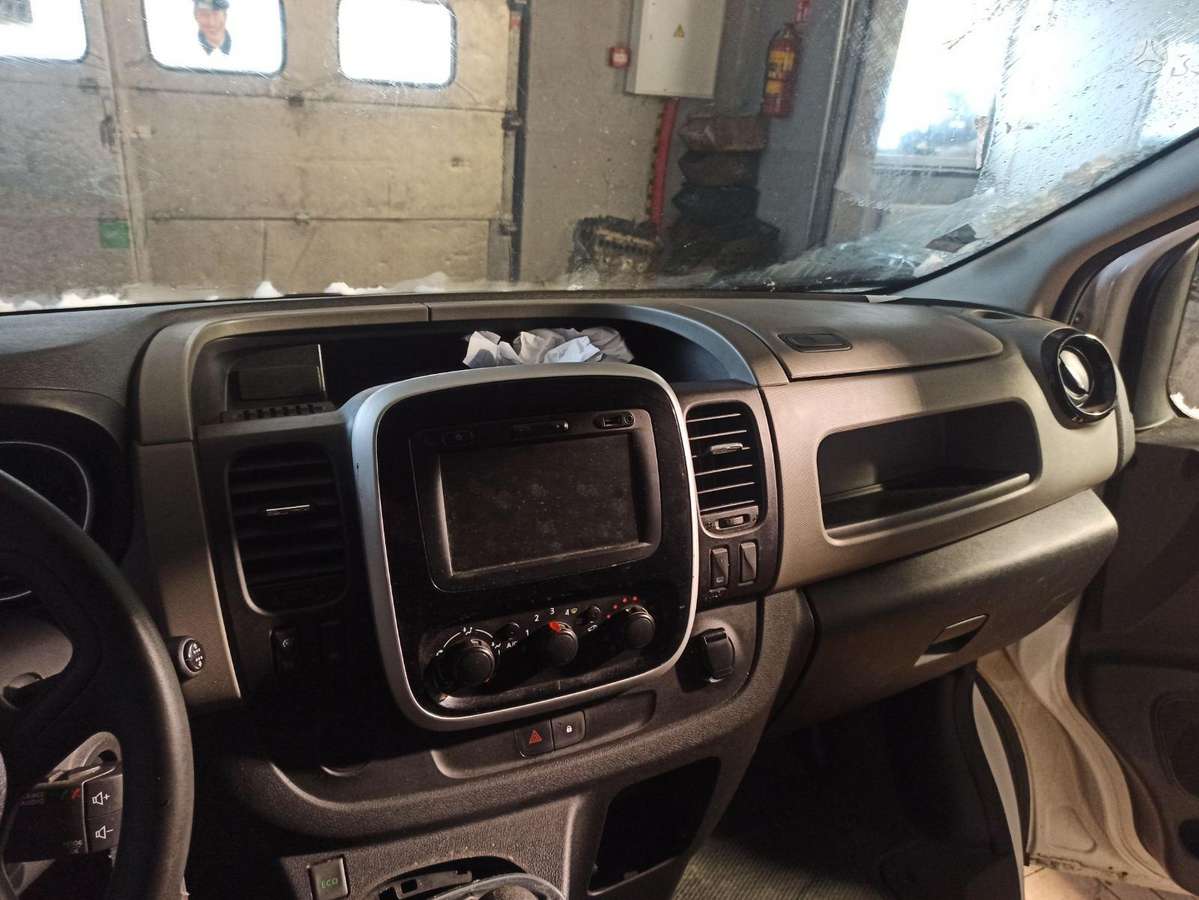 Renault Trafic, krovininiai mikroautobusai