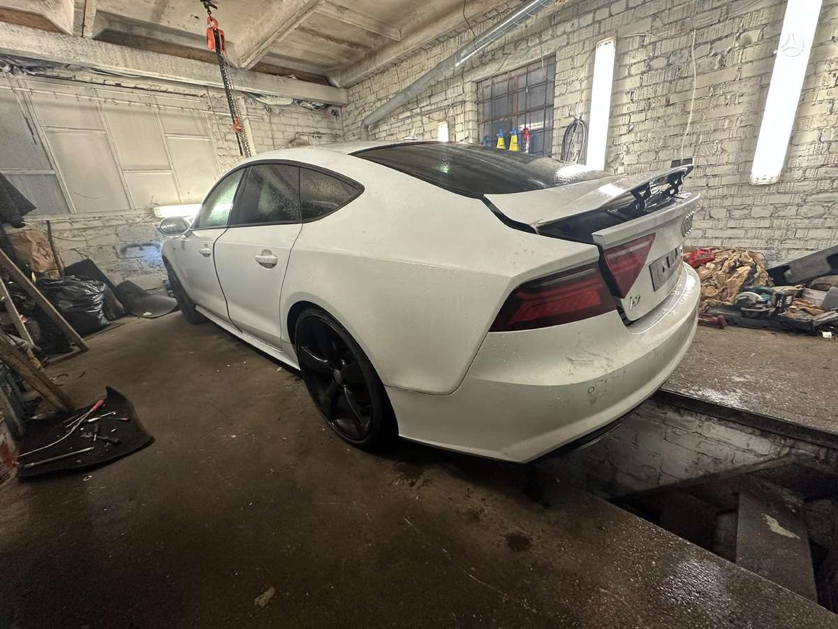 Audi A7 dalimis