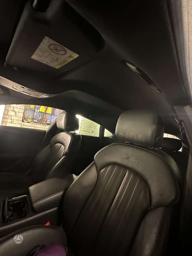 Audi A7 dalimis