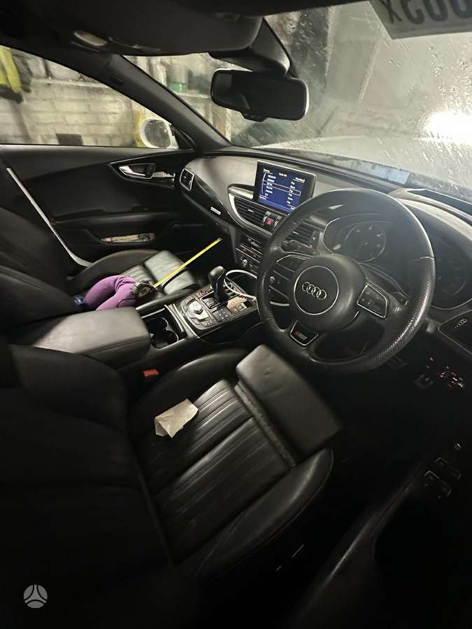 Audi A7 dalimis