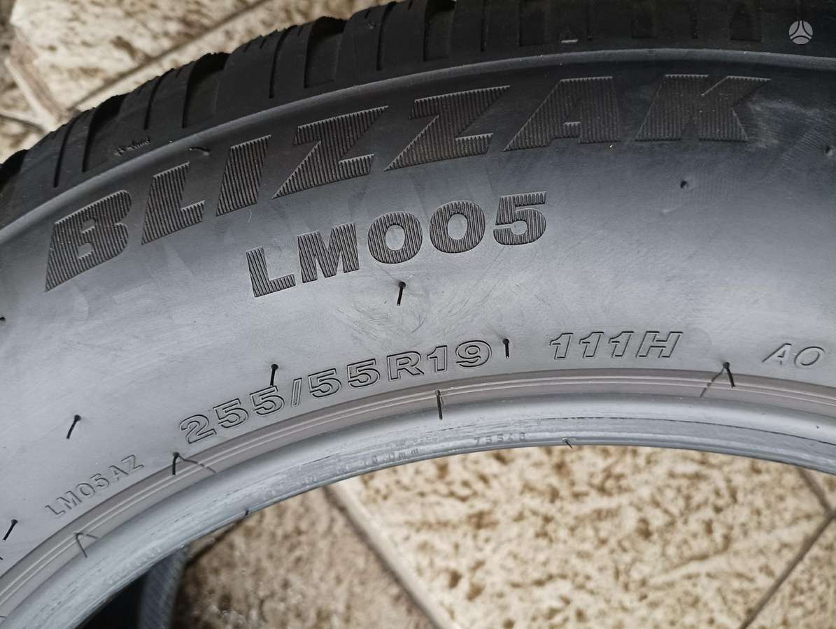 Bridgestone Blizzak lm005, зимние 255/55 R19
