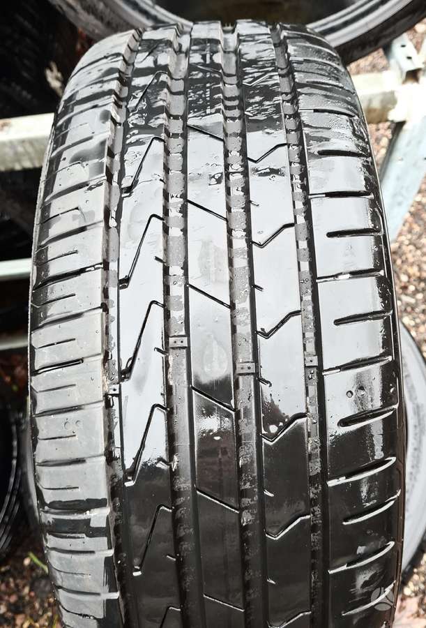 Hankook, vasarinės 215/45 R18
