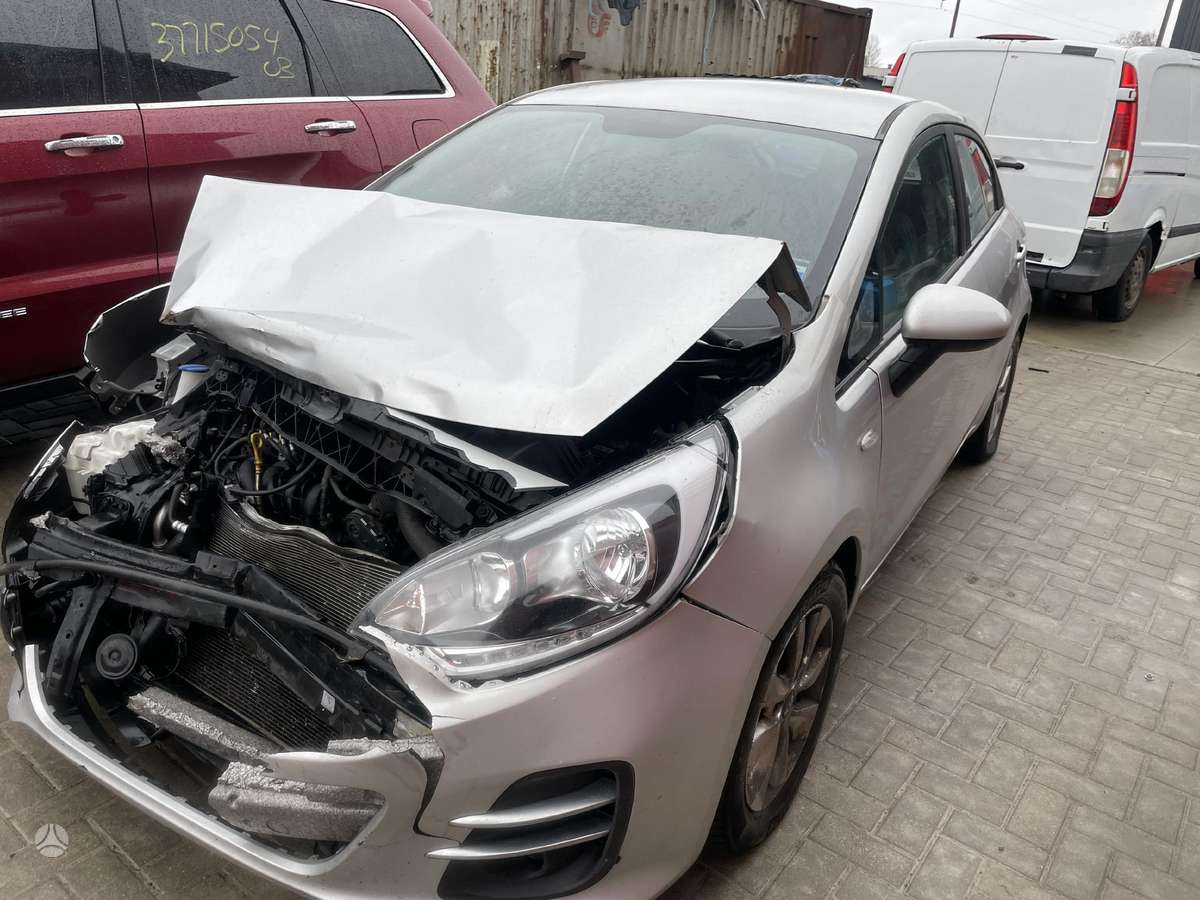 Kia Rio по частям