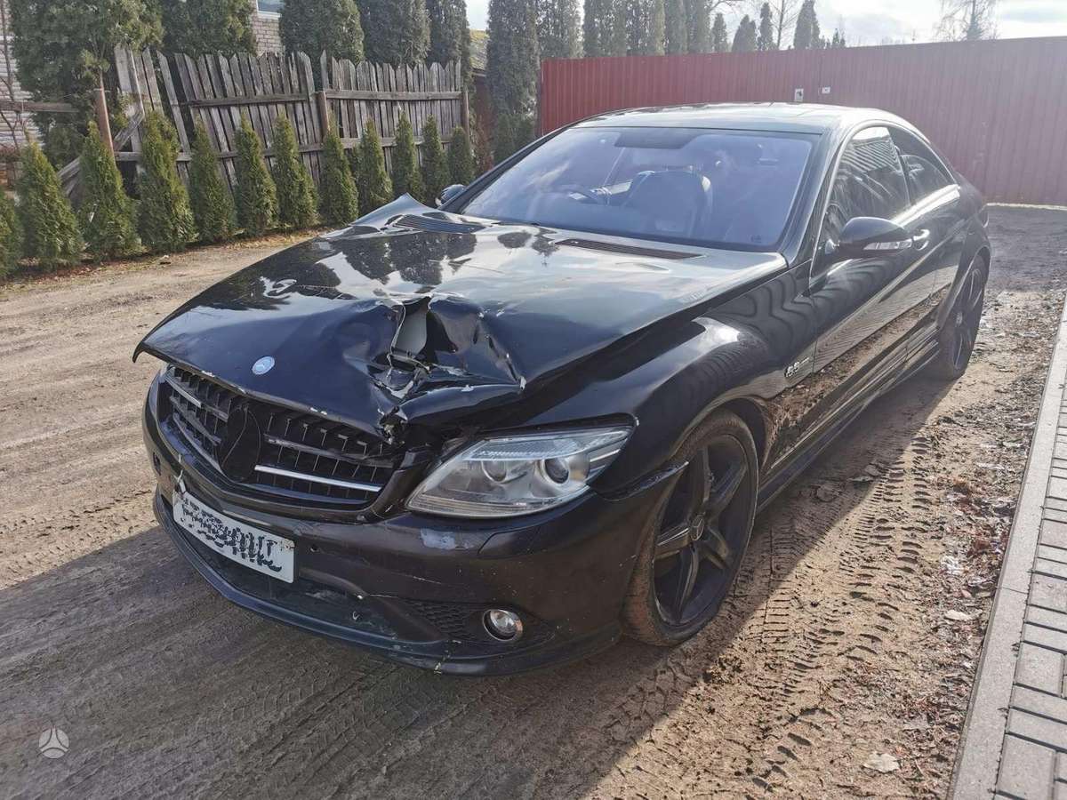 Mercedes-Benz CL500 по частям