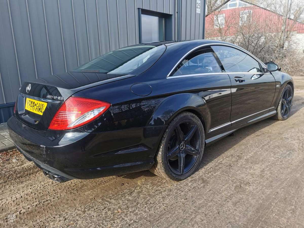 Mercedes-Benz CL500 по частям