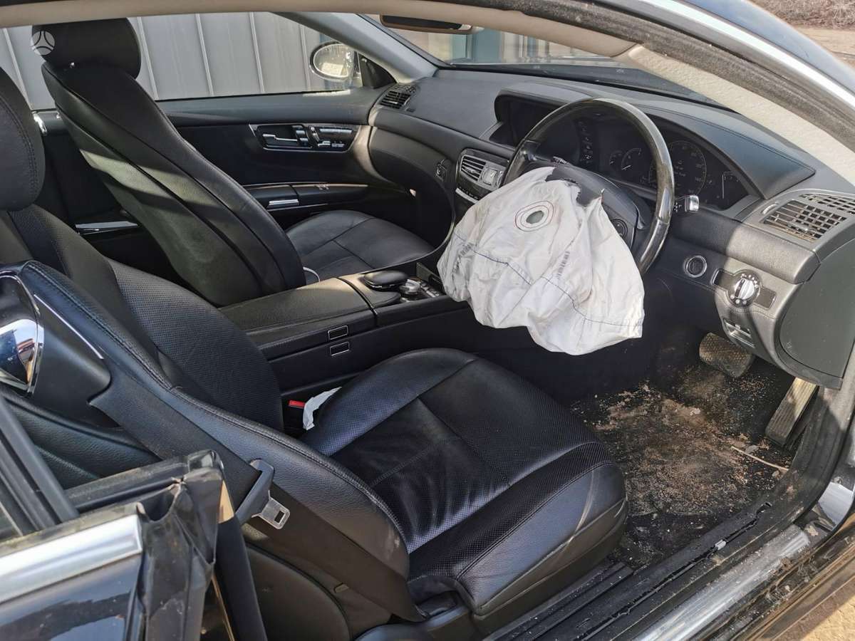 Mercedes-Benz CL500 по частям