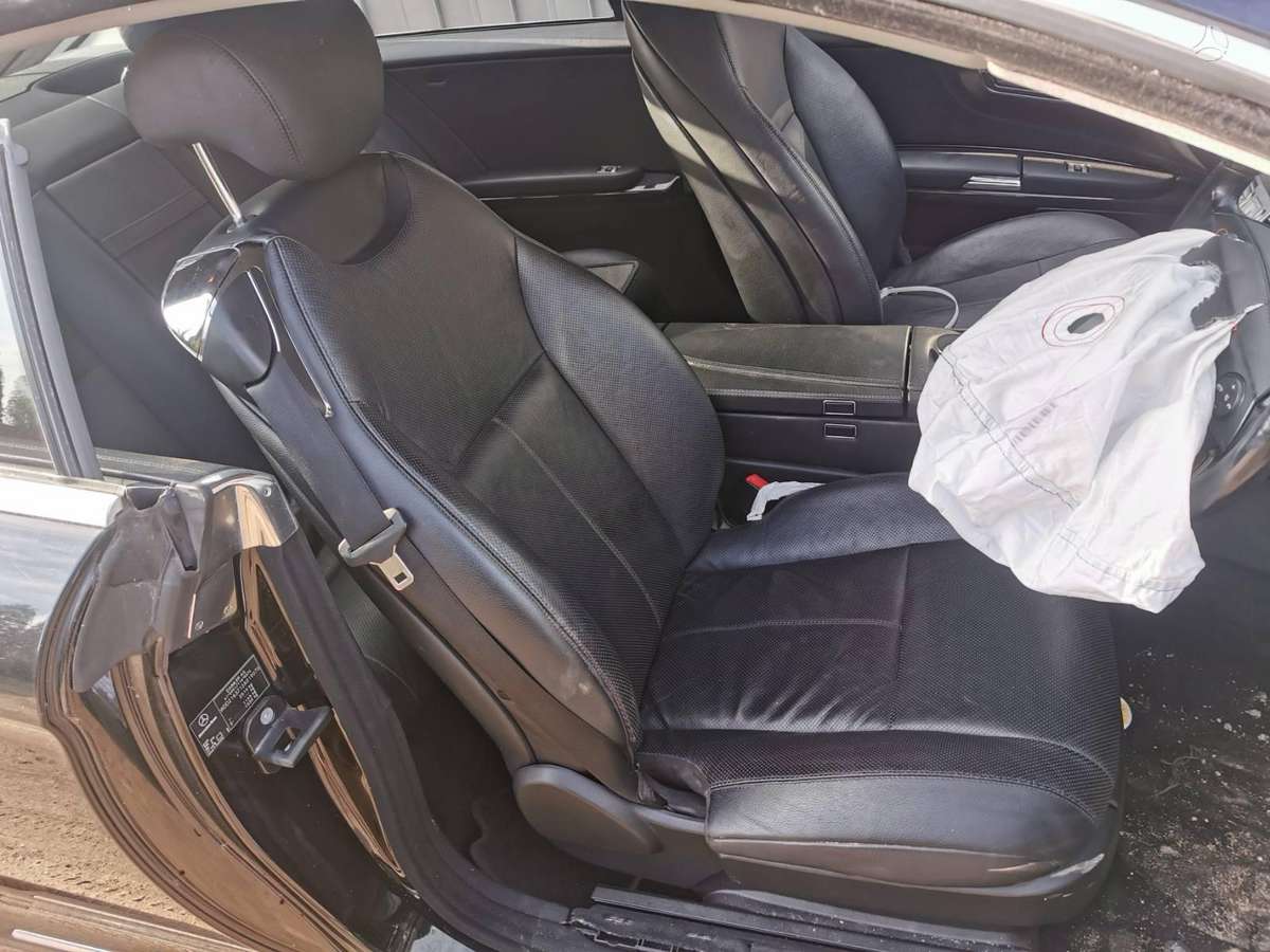 Mercedes-Benz CL500 по частям