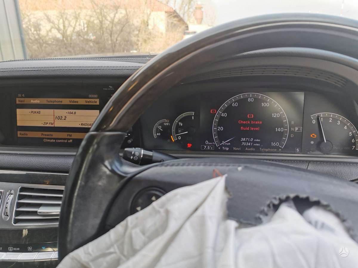 Mercedes-Benz CL500 по частям