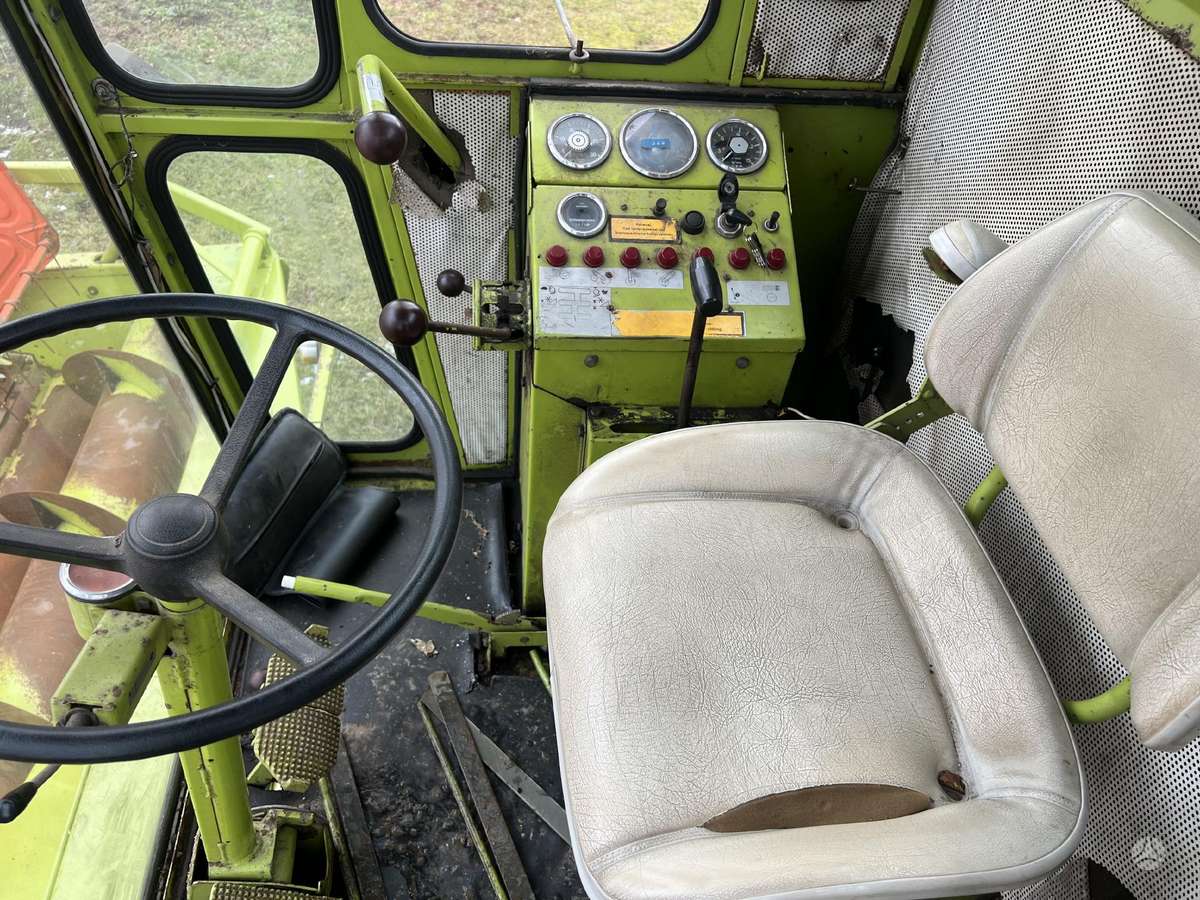 Claas Dominator 85, combine harvesters