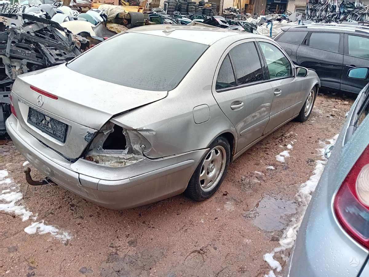 Mercedes-Benz E270 for parts