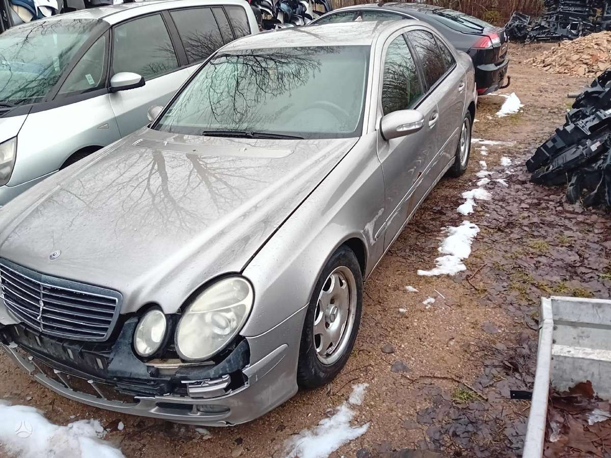 Mercedes-Benz E270 for parts