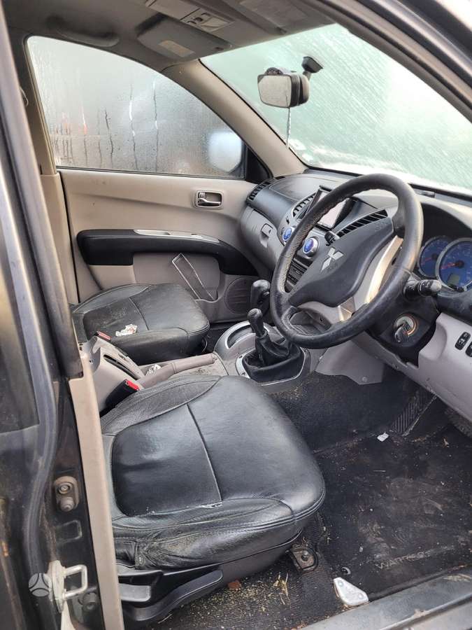 Mitsubishi L200