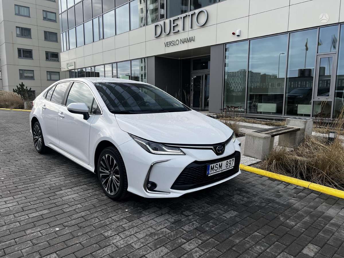 Toyota Corolla, Седан