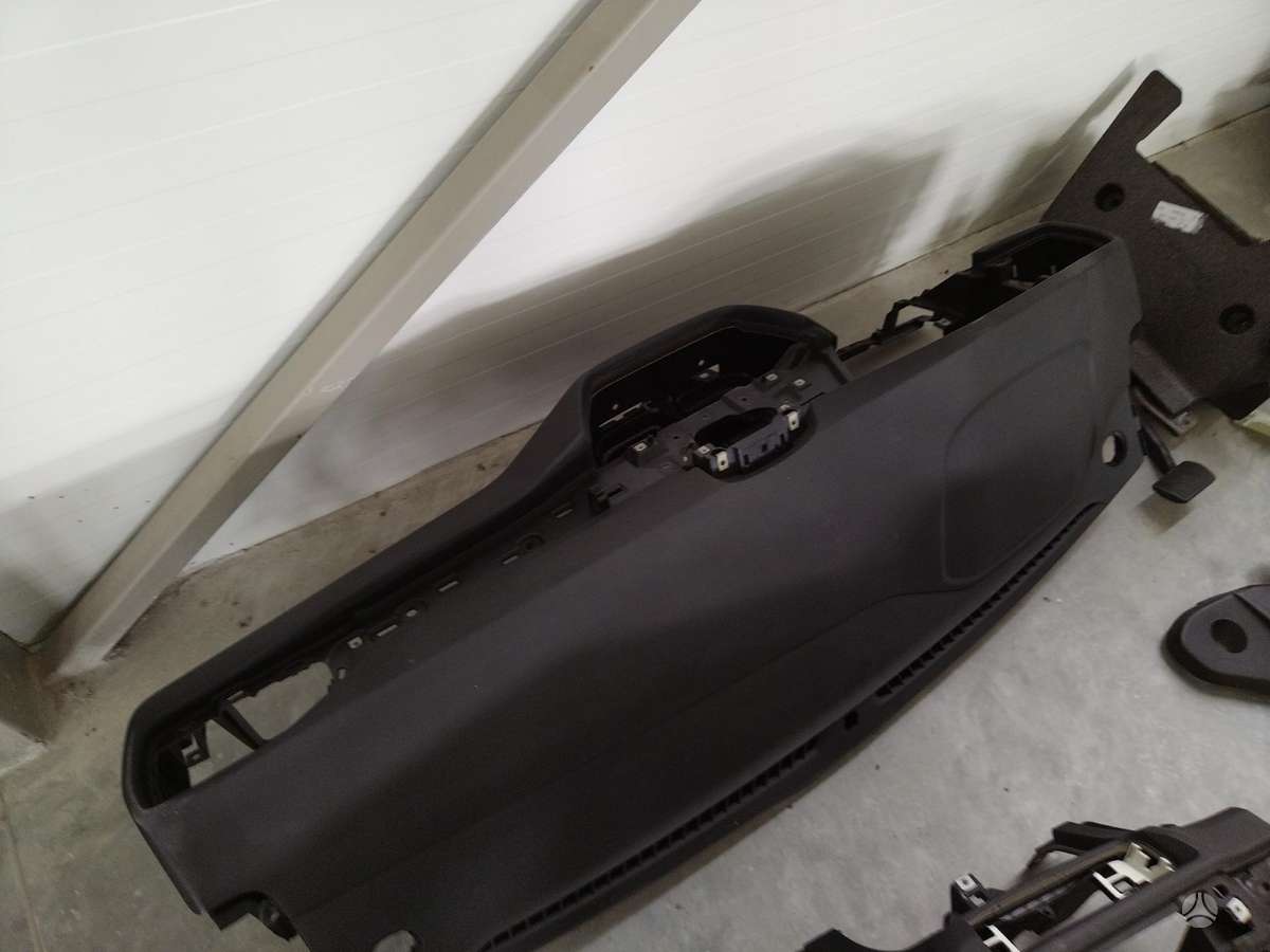 Ford Focus body parts