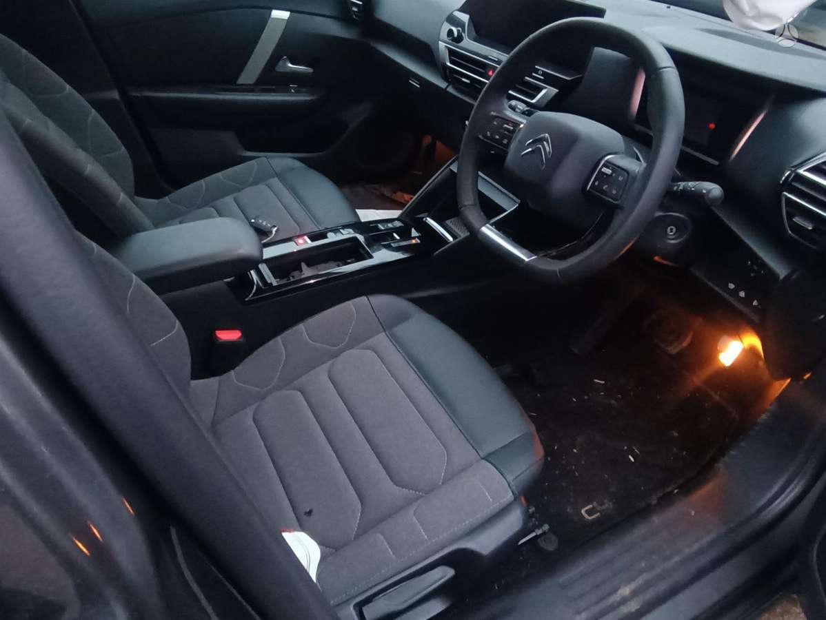 Citroen C4 dalimis