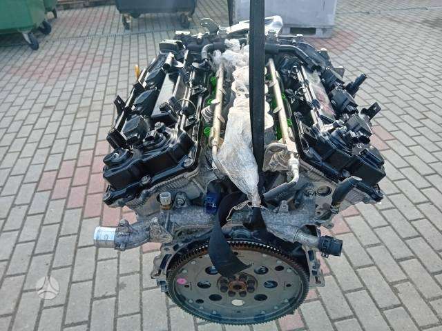 Nissan Murano variklio detalės