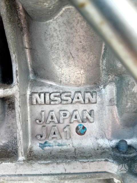 Nissan Murano variklio detalės