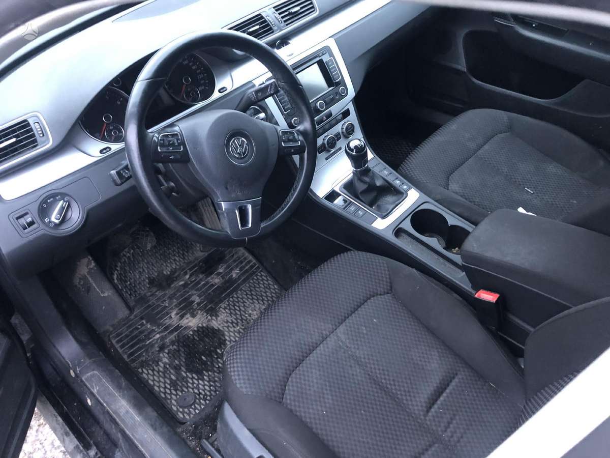 Volkswagen Passat for parts