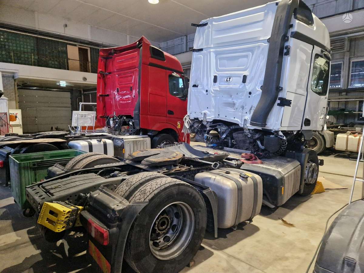 Mercedes-Benz Actros 1845, тягачи