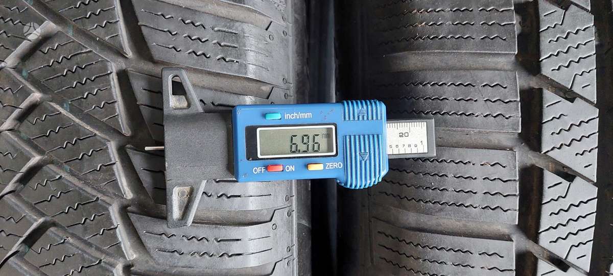 Continental, зимние 235/55 R19