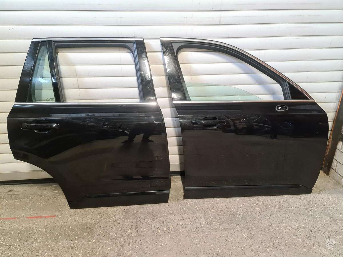 Volvo XC90 Dalys nuo anglisko automobilio