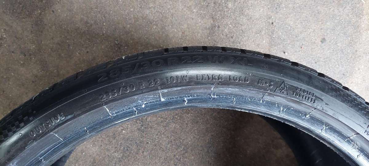 Continental, winter 285/30 R22