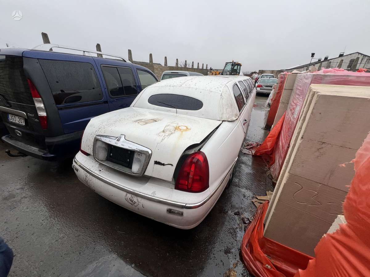 Lincoln Town Car