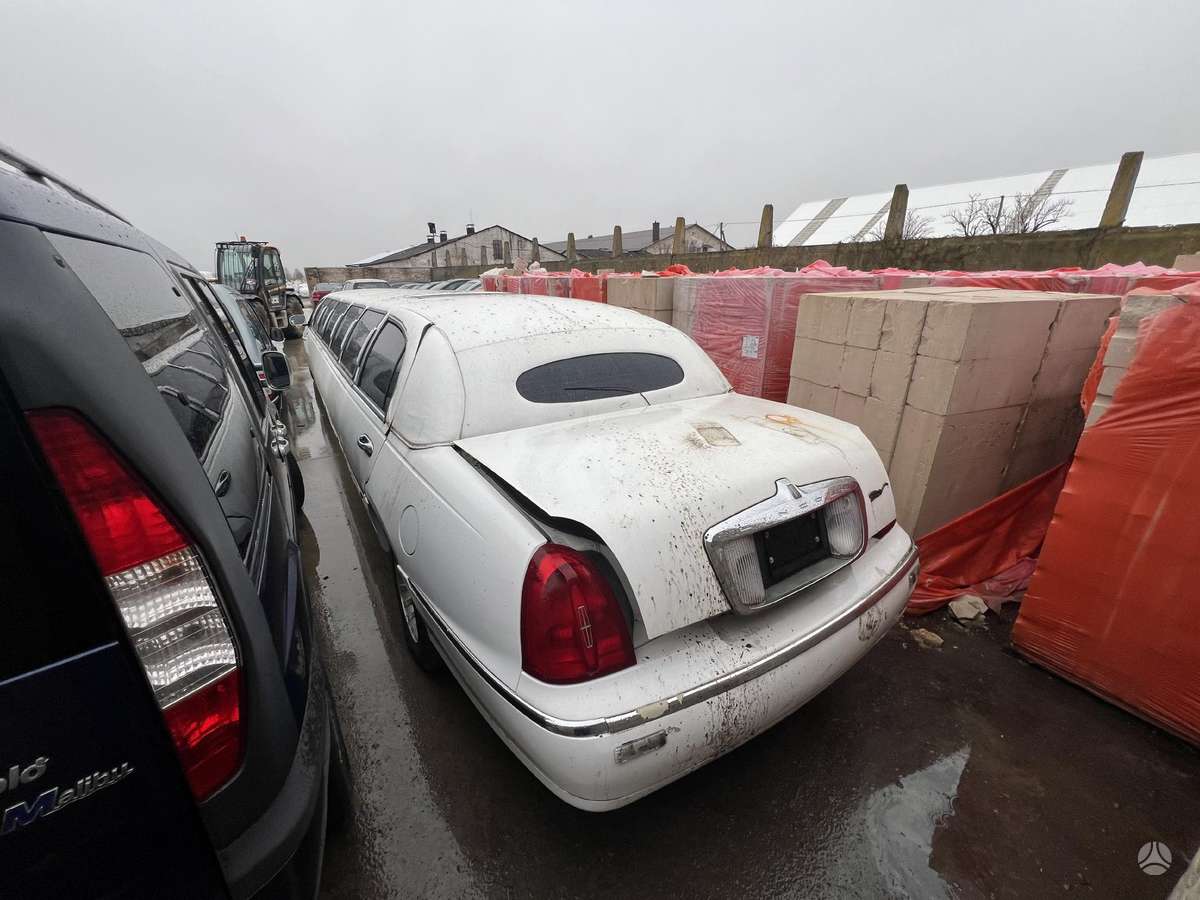 Lincoln Town Car