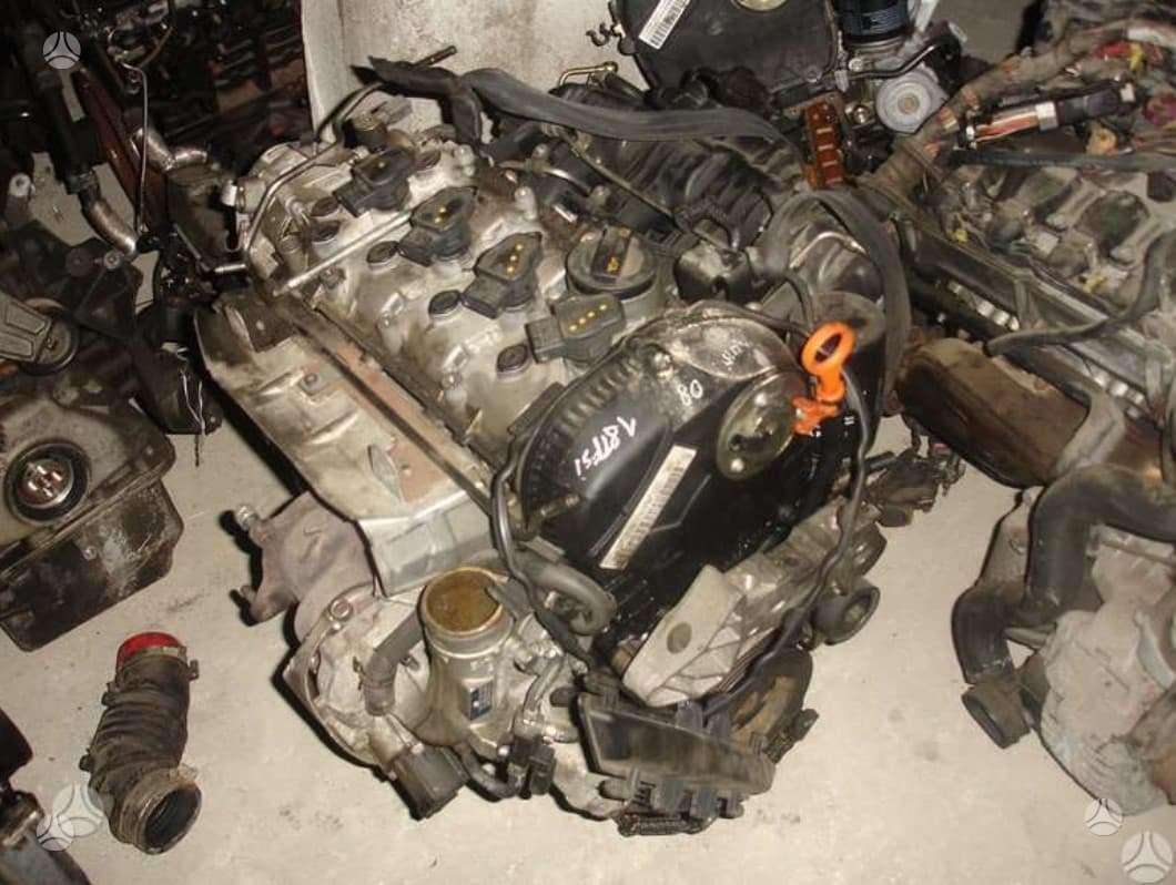 Audi A5 dzinēja detaļas