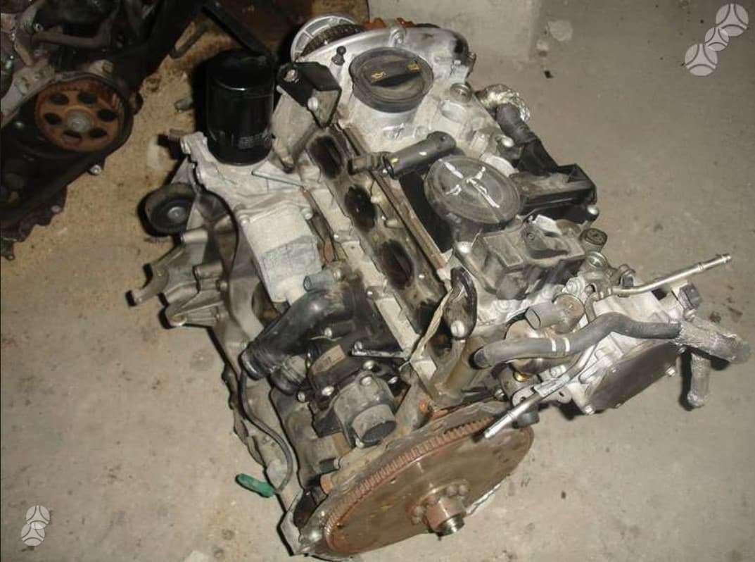 Audi A5 dzinēja detaļas