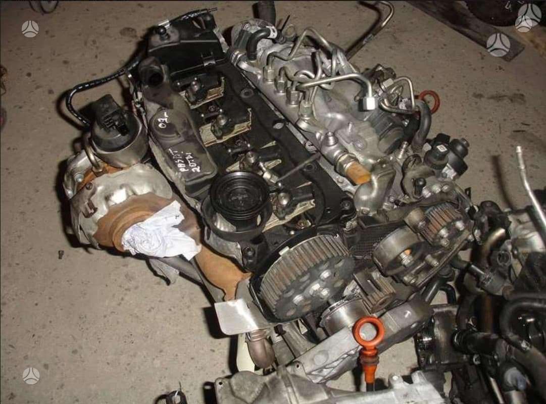 Audi A6 variklio detalės