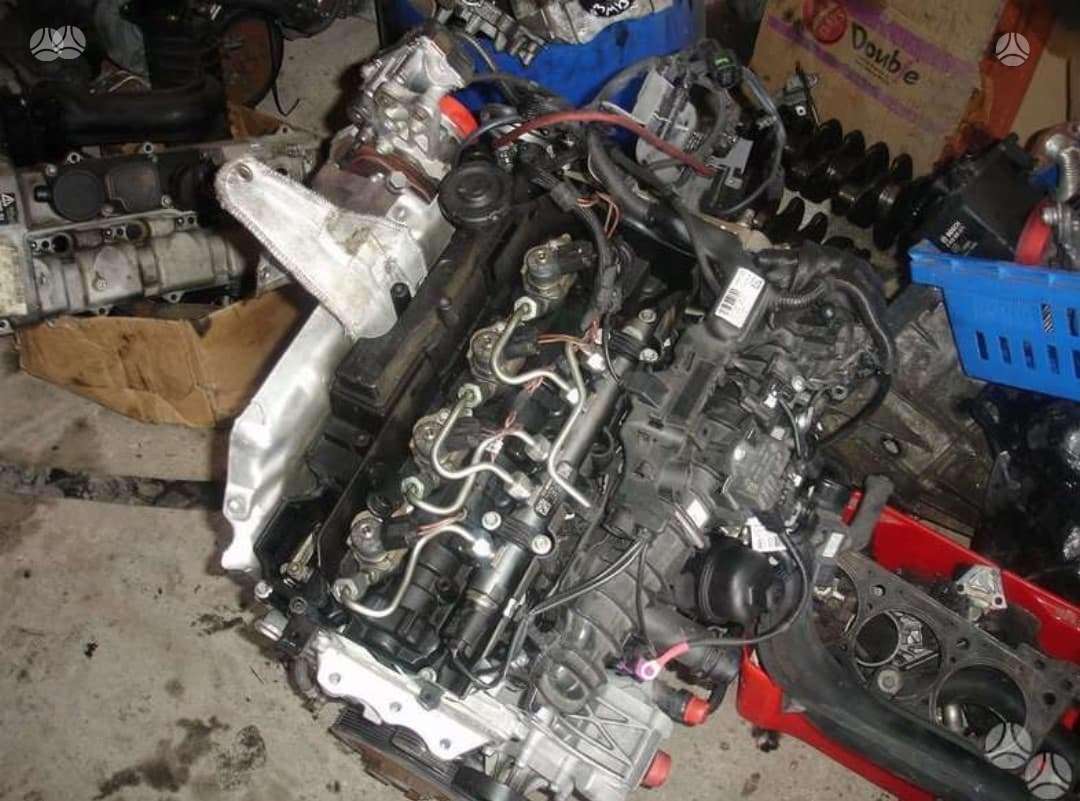 BMW 3 serija variklio detalės