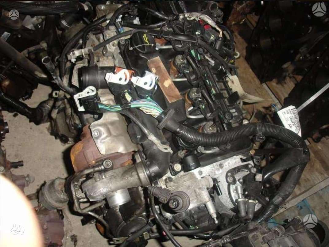 Ford C-MAX детали двигателя