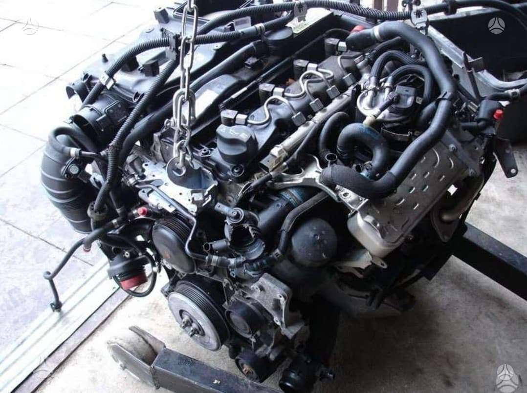 Mercedes-Benz E klasė variklio detalės