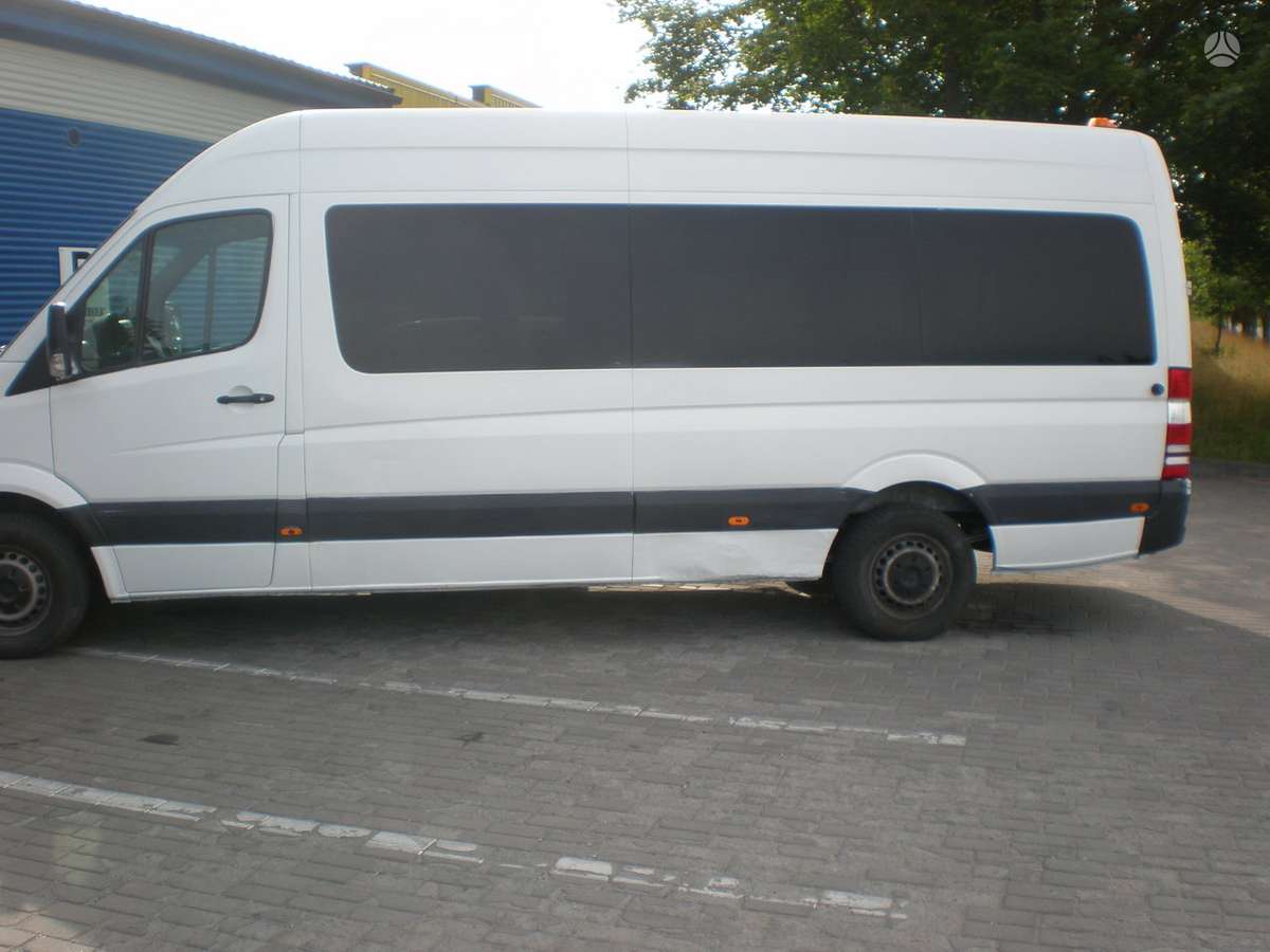 Mercedes-Benz Sprinter, passenger vans