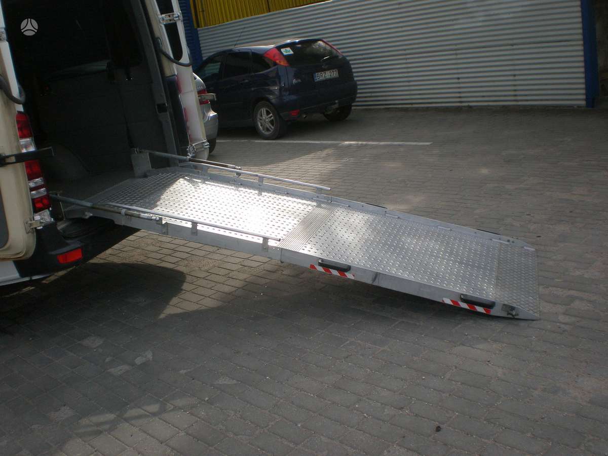 Mercedes-Benz Sprinter, passenger vans