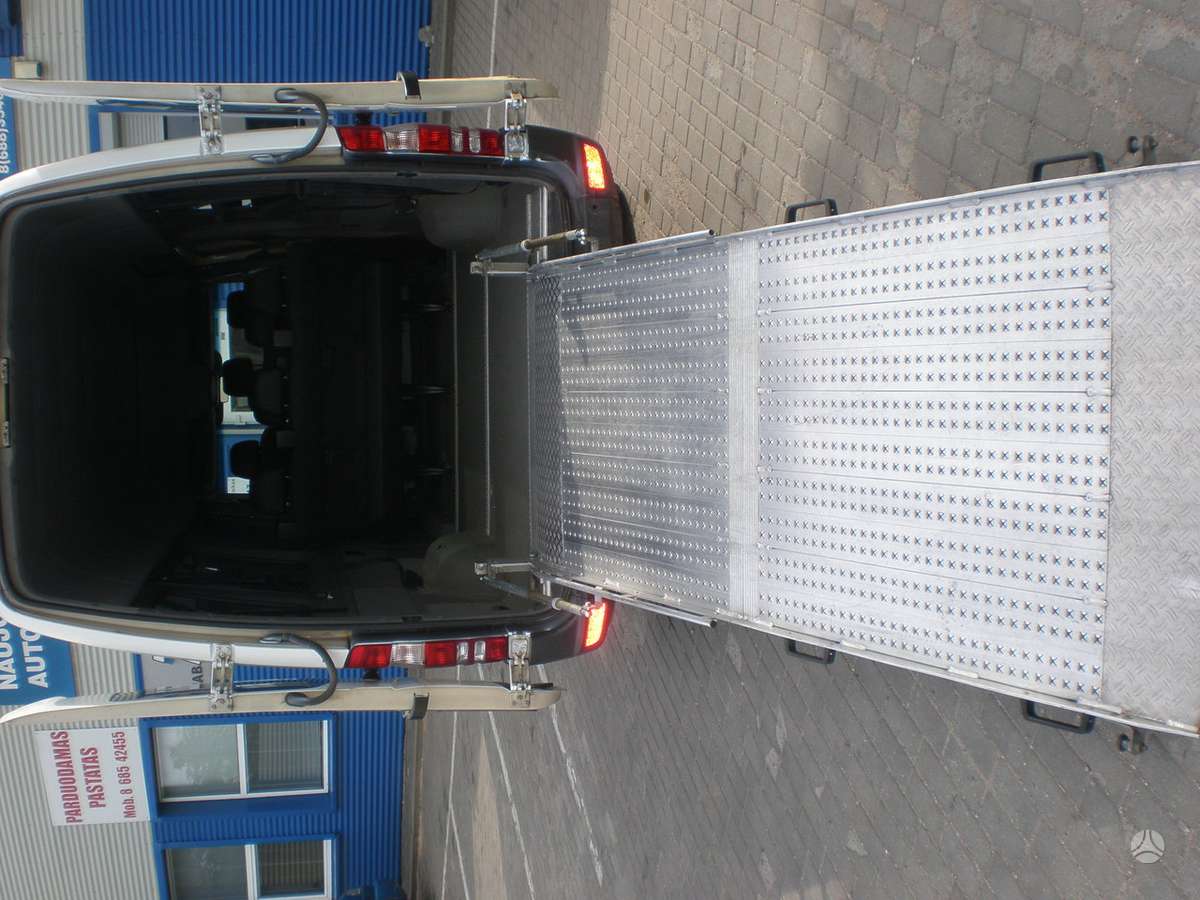 Mercedes-Benz Sprinter, passenger vans