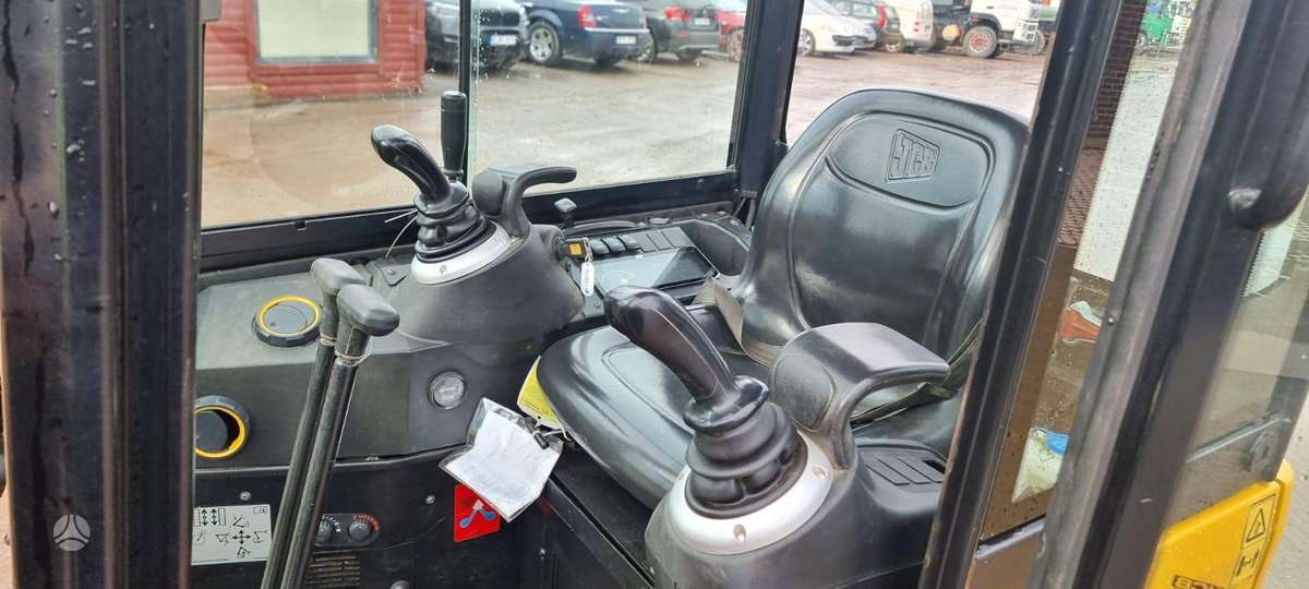 JCB 15C-1, mini ekskavatori