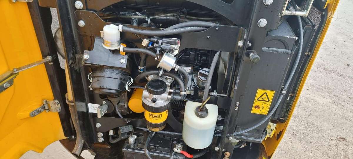 JCB 15C-1, mini ekskavatori