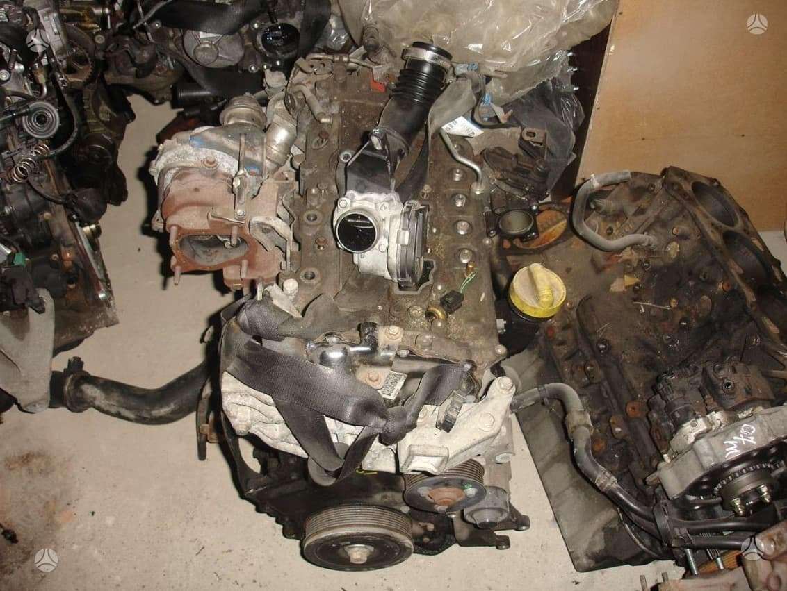 Opel Vivaro variklio detalės