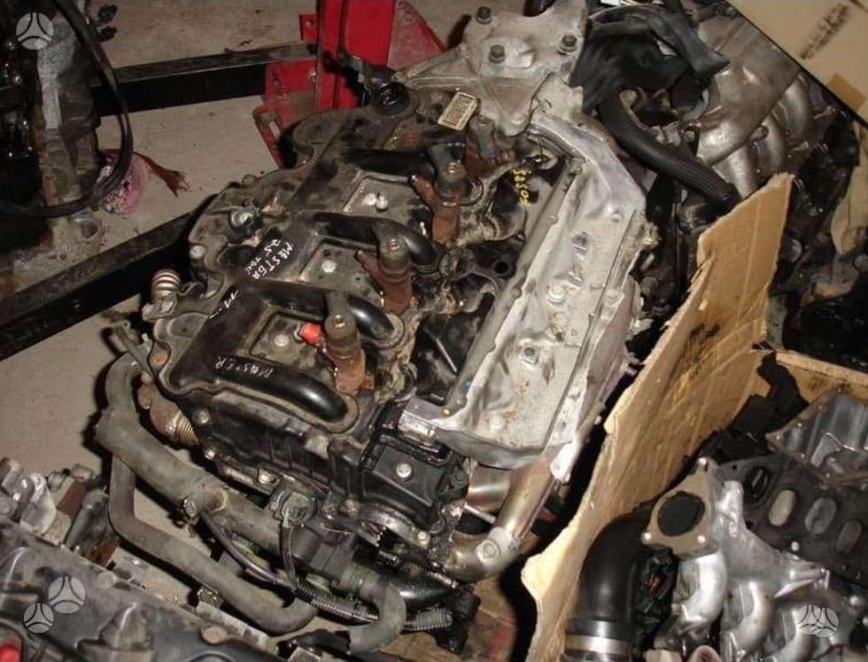 Opel Vivaro детали двигателя