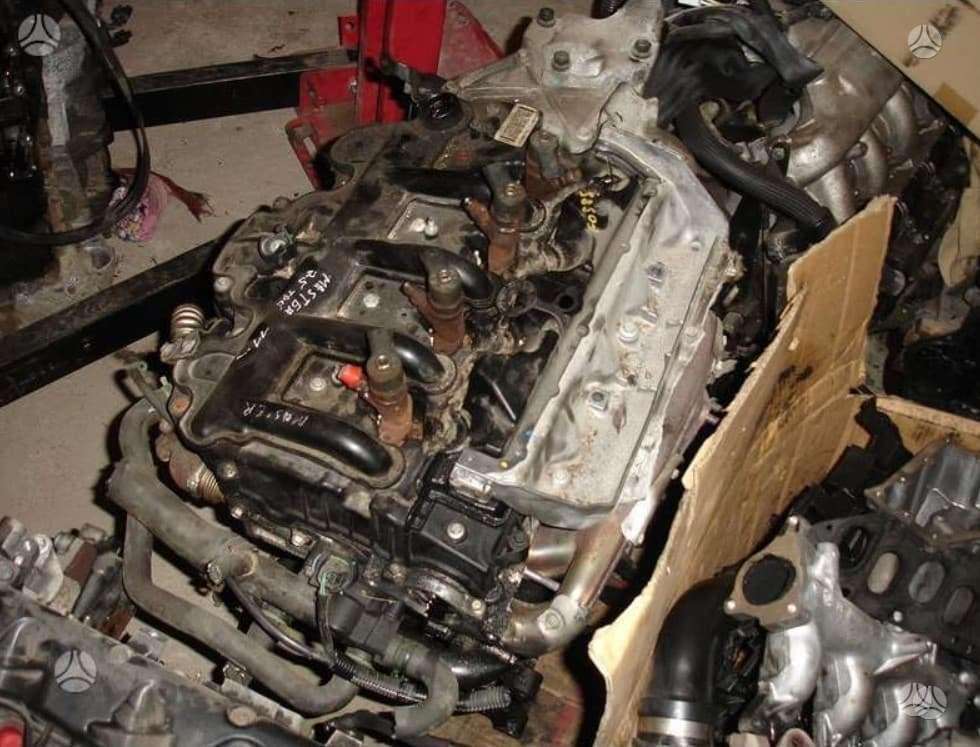 Opel Vivaro variklio detalės