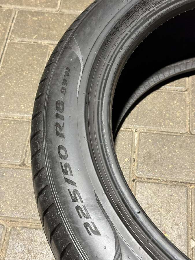 Pirelli P ZERO PZ4 *, vasarinės 225/50 R18